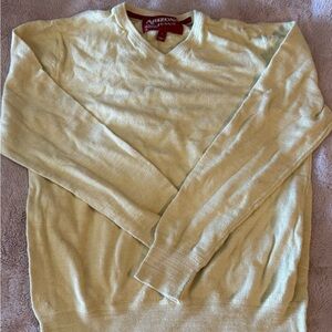 Arizona Jean Company Men's Light Yellow V-Neck Sweater